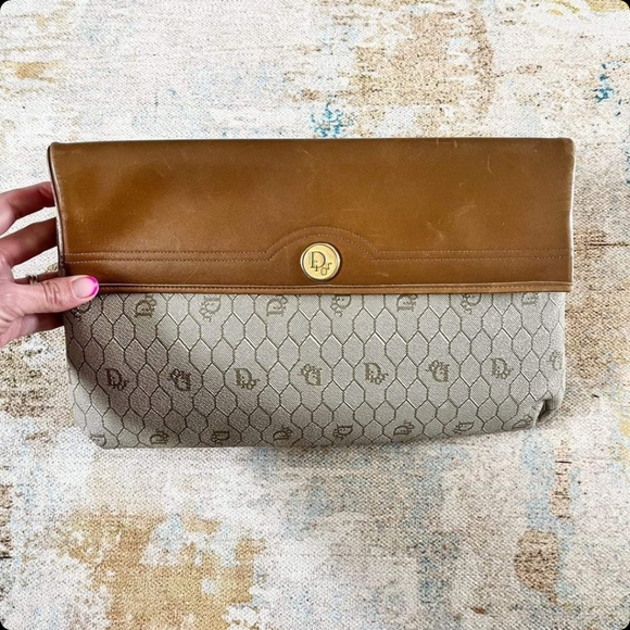 Dior honeycomb clutch - Picture 1 of 10
